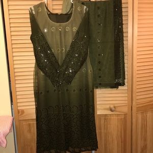 Indian/Pakistani Traditional Shalwar Kameez